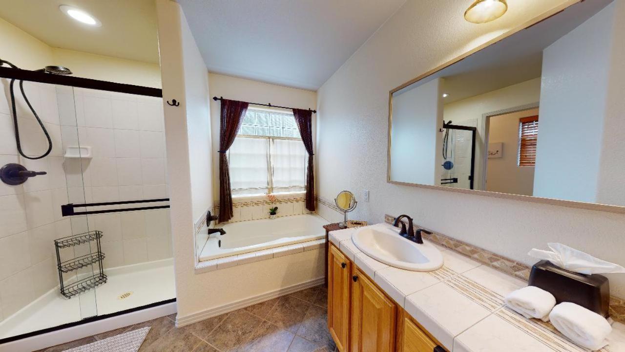 Monument 120 Winding Meadow By Vacation Rentals For You מראה חיצוני תמונה
